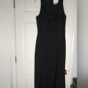 Michaelangelo 14 Black Beaded Embroidered Sleeveless Lined Party Maxi Dress.